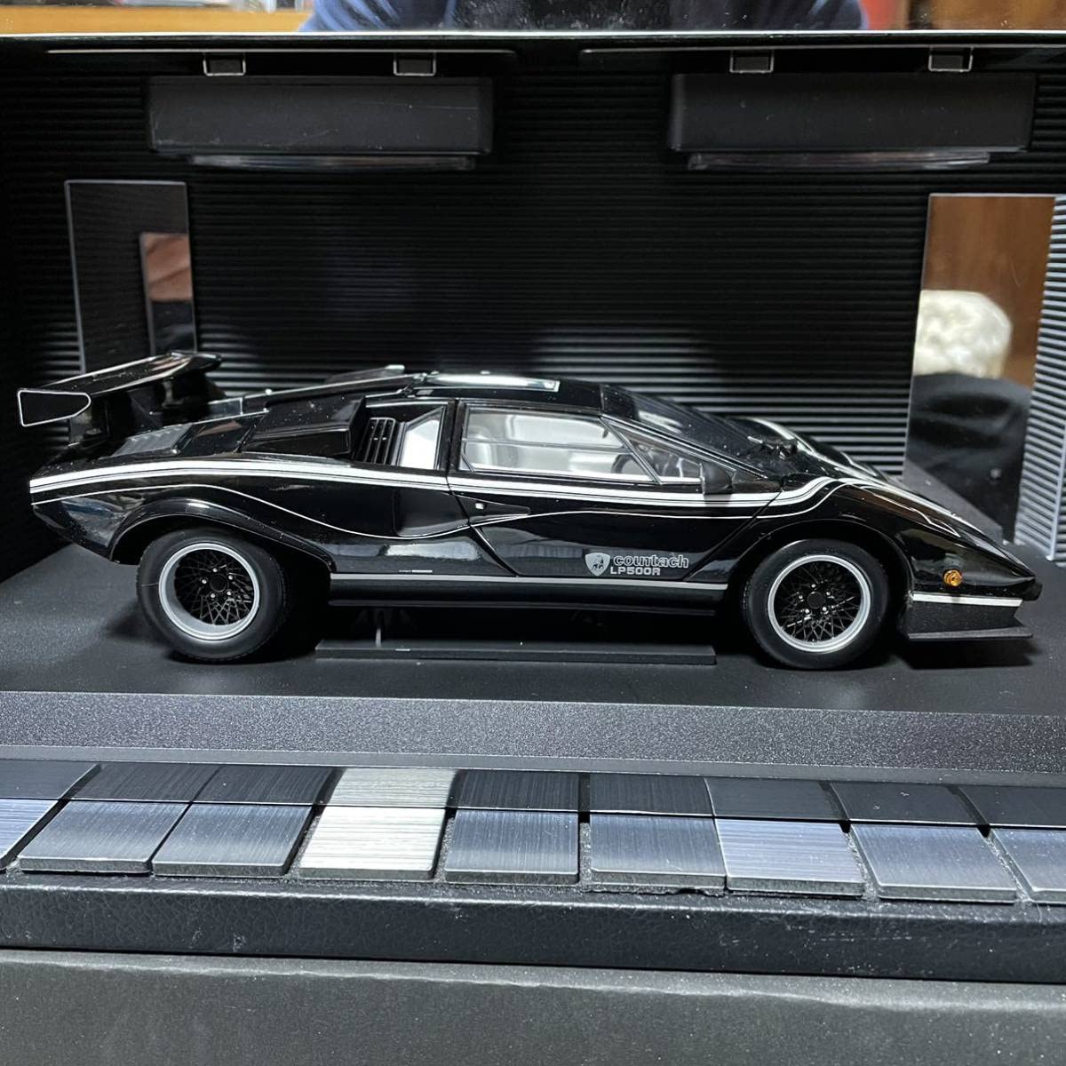 激レア絶版未展示品　京商 1/18 ランボルギーニ カウンタック LP500 R Amazon | 激レア入手困難絶版！京商1/18 ランボルギーニ
